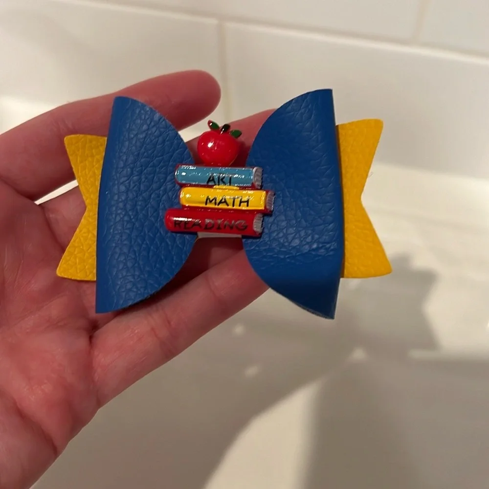 Sooo cute!! Girls’ Small Leather Bows For School! 15 total! Great For Gifting!